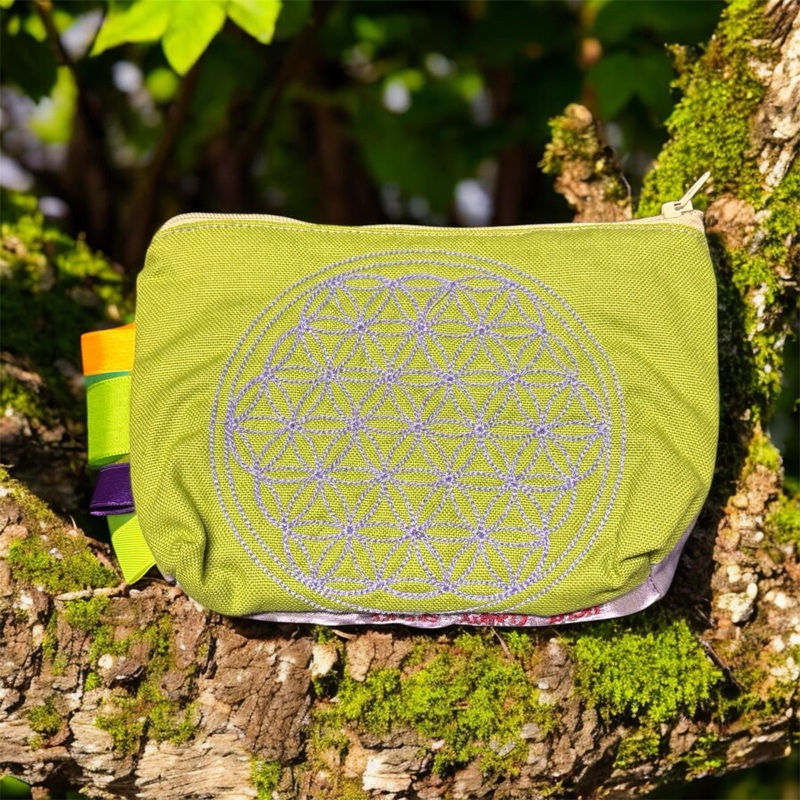 Posvátná zahrada harmonie- Ručně šitý necesér, Kosmetická taštička